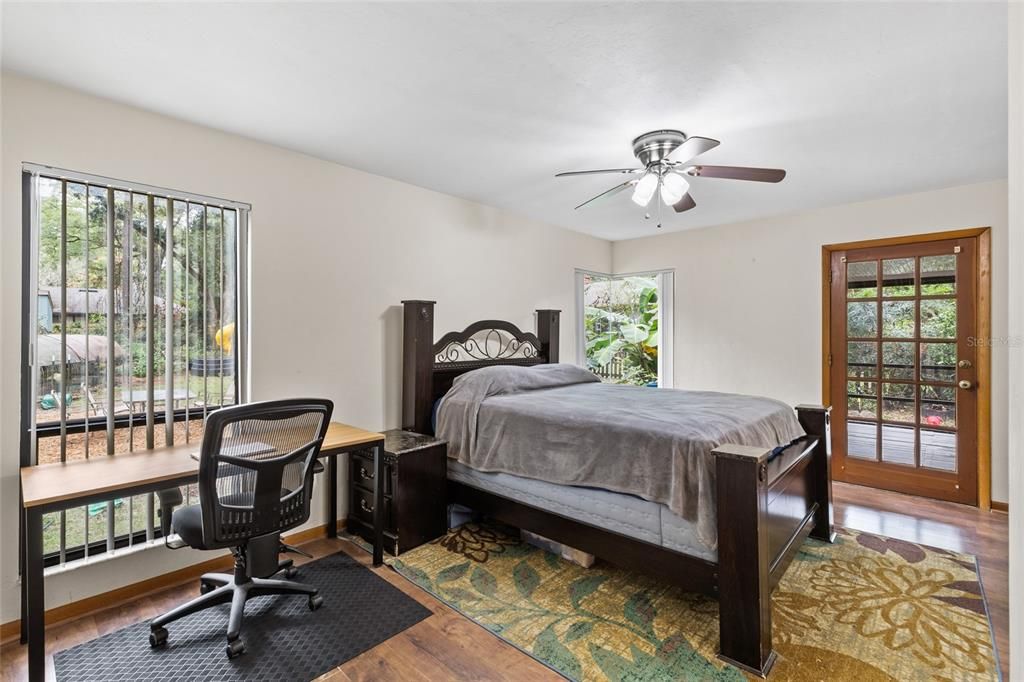 Active With Contract: $299,900 (3 beds, 2 baths, 1666 Square Feet)