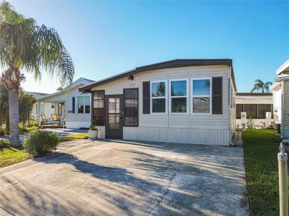 For Sale: $95,000 (1 beds, 1 baths, 408 Square Feet)