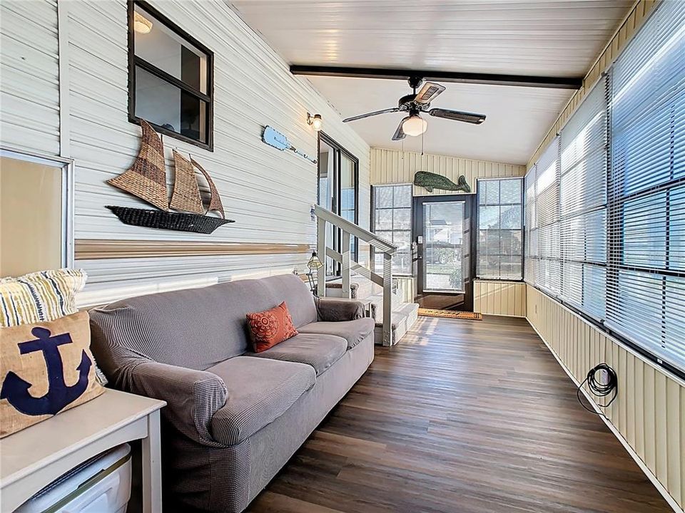 For Sale: $95,000 (1 beds, 1 baths, 408 Square Feet)