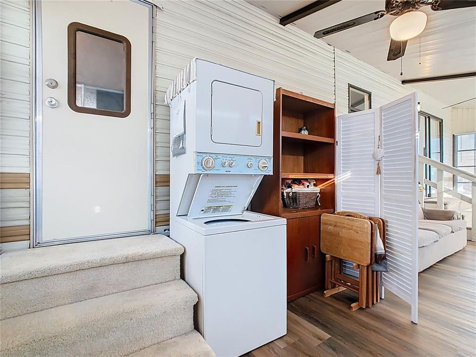 For Sale: $95,000 (1 beds, 1 baths, 408 Square Feet)