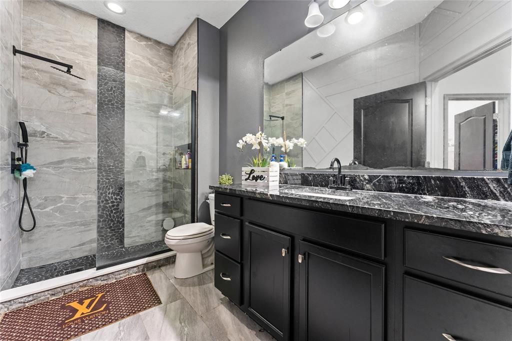 На продажу: $434,900 (4 спален, 2 ванн, 1901 Квадратных фут)