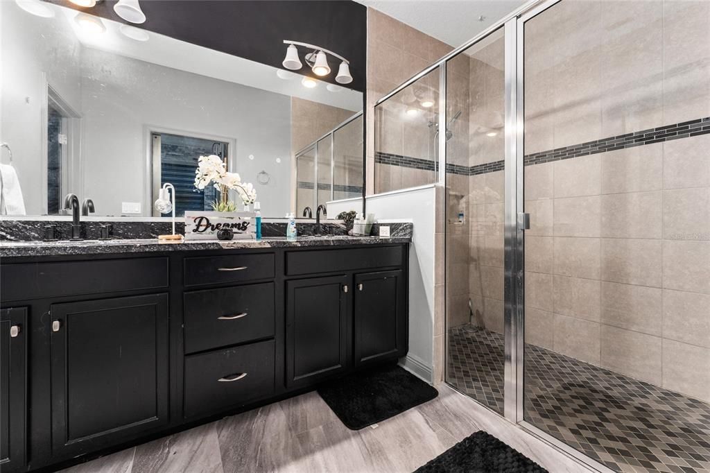 На продажу: $434,900 (4 спален, 2 ванн, 1901 Квадратных фут)