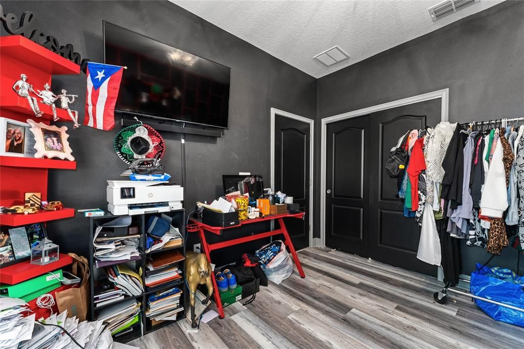 На продажу: $434,900 (4 спален, 2 ванн, 1901 Квадратных фут)