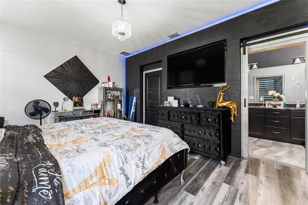 На продажу: $434,900 (4 спален, 2 ванн, 1901 Квадратных фут)