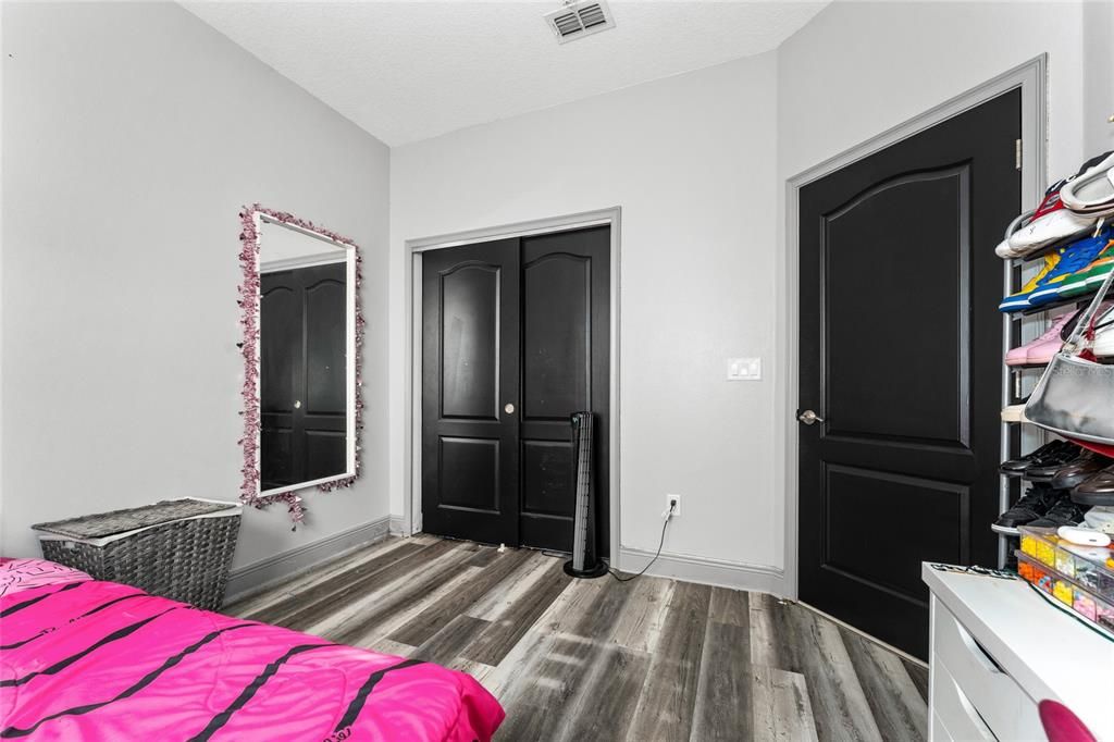 На продажу: $434,900 (4 спален, 2 ванн, 1901 Квадратных фут)