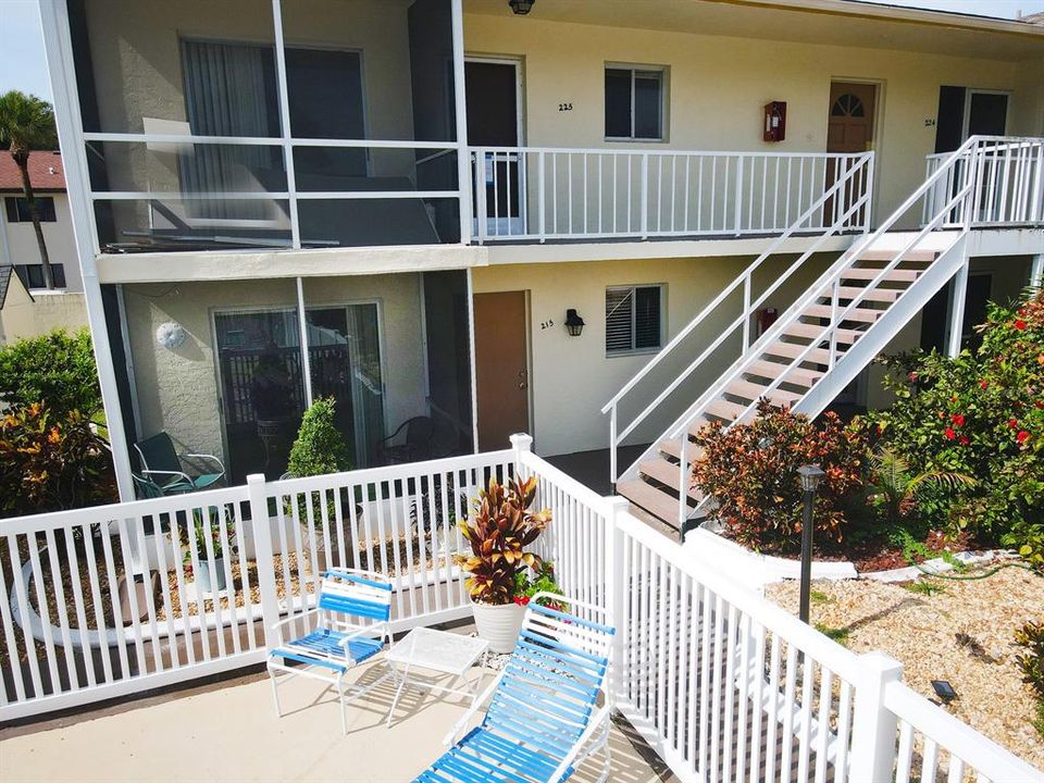 待售: $182,500 (2 贝兹, 1 浴室, 716 平方英尺)