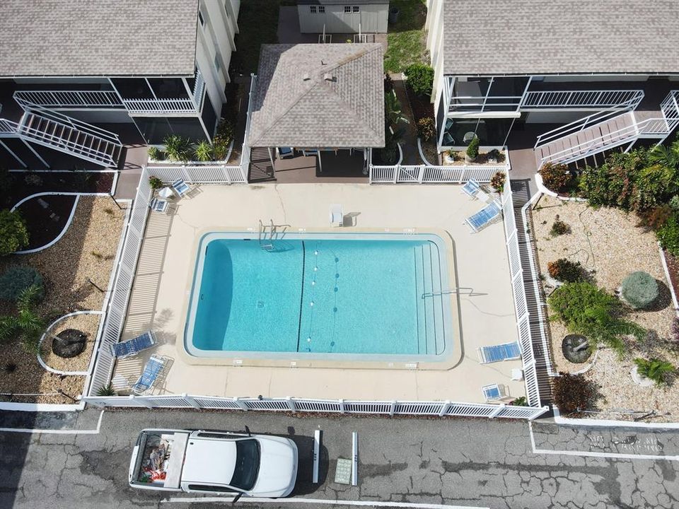 待售: $182,500 (2 贝兹, 1 浴室, 716 平方英尺)