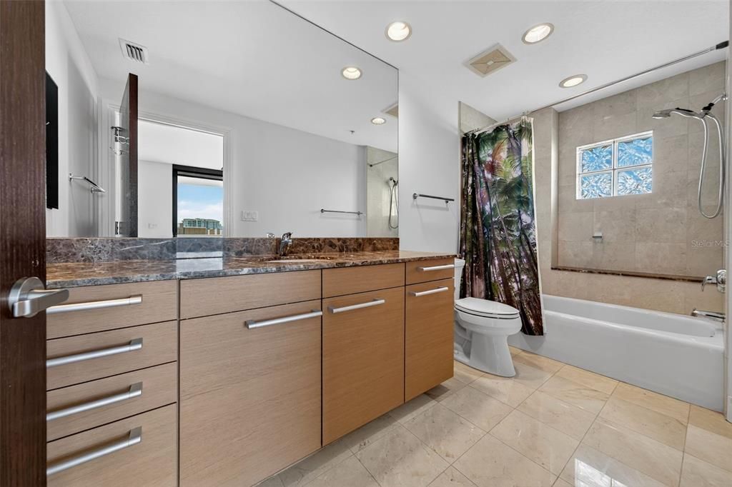 For Sale: $2,995,000 (3 beds, 3 baths, 3172 Square Feet)