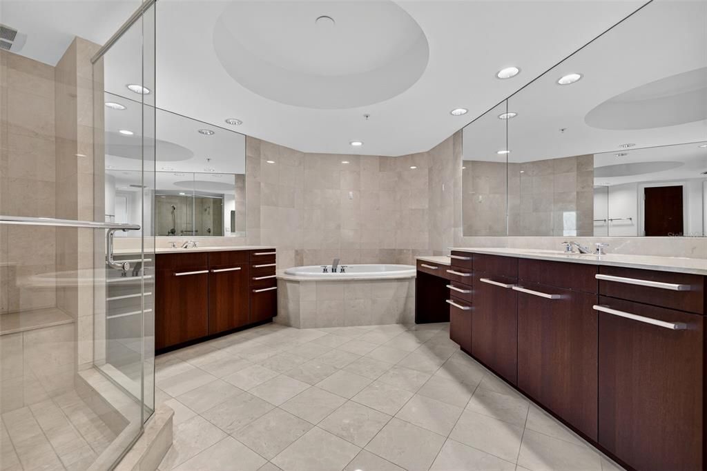 For Sale: $2,995,000 (3 beds, 3 baths, 3172 Square Feet)