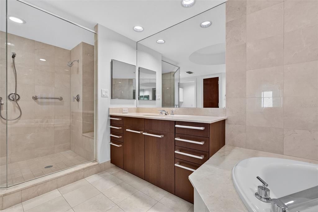 For Sale: $2,995,000 (3 beds, 3 baths, 3172 Square Feet)