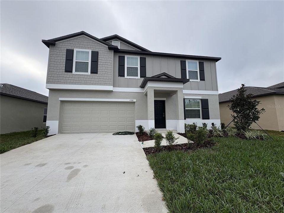 Recently Sold: $352,945 (4 beds, 2 baths, 2584 Square Feet)