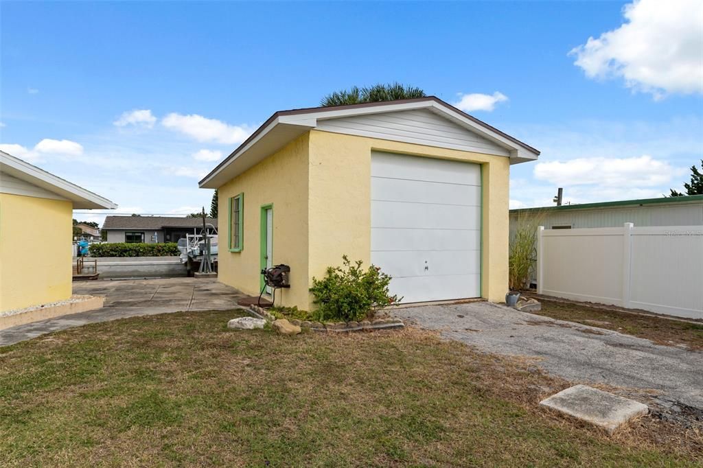 For Sale: $445,000 (3 beds, 2 baths, 1526 Square Feet)