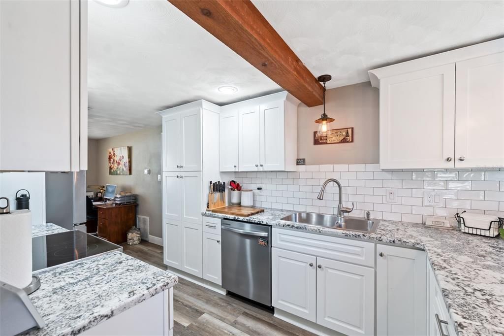 For Sale: $445,000 (3 beds, 2 baths, 1526 Square Feet)