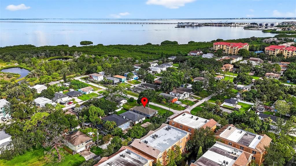 出租: $1,700 (2 贝兹, 1 浴室, 908 平方英尺)