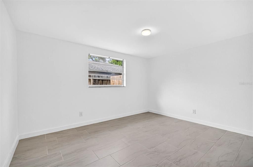 出租: $1,700 (2 贝兹, 1 浴室, 908 平方英尺)