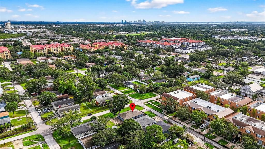 出租: $1,700 (2 贝兹, 1 浴室, 908 平方英尺)