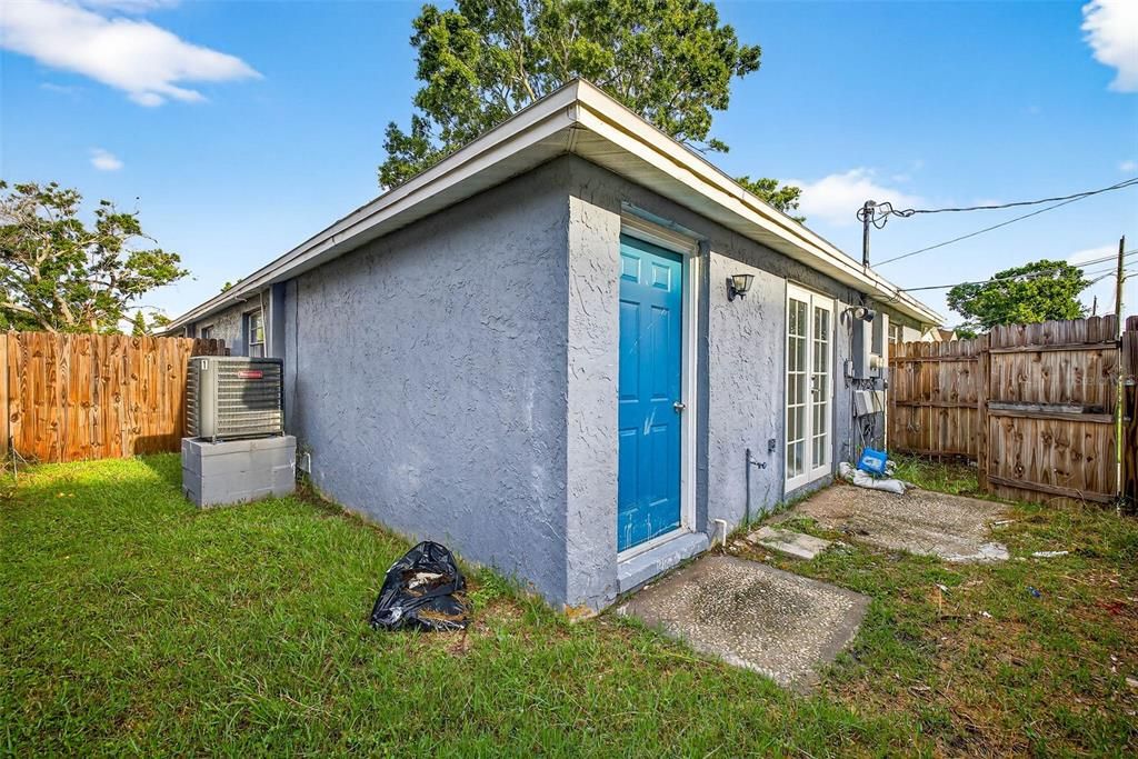 出租: $1,700 (2 贝兹, 1 浴室, 908 平方英尺)