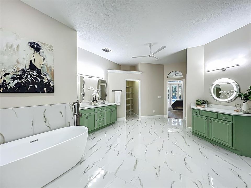 待售: $1,249,000 (4 贝兹, 3 浴室, 3130 平方英尺)