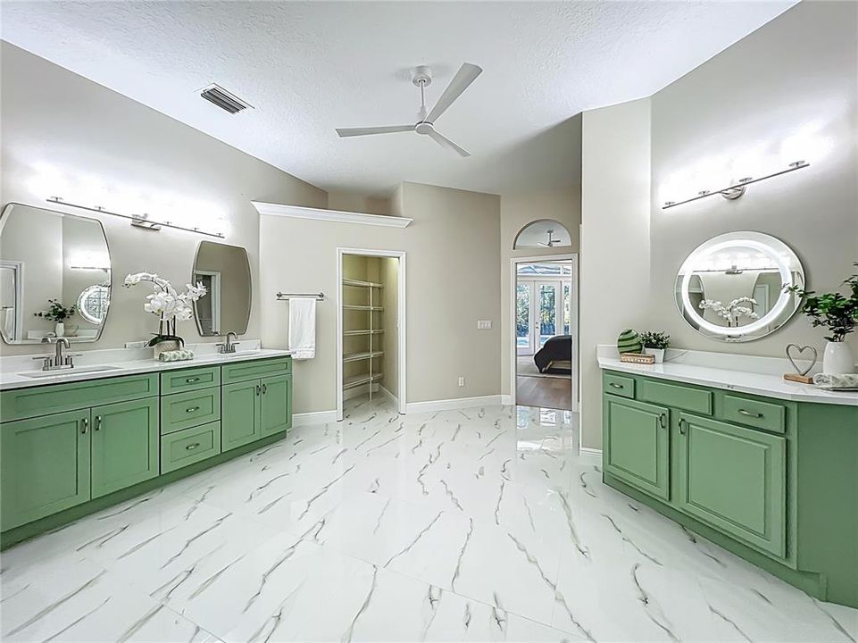 待售: $1,249,000 (4 贝兹, 3 浴室, 3130 平方英尺)