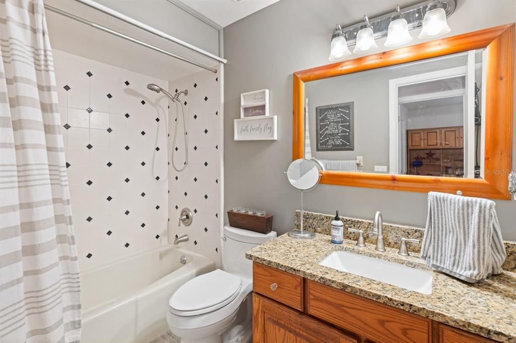 待售: $575,000 (4 贝兹, 2 浴室, 2060 平方英尺)