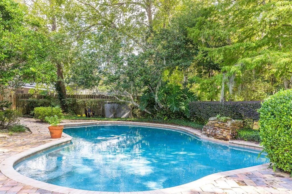 待售: $575,000 (4 贝兹, 2 浴室, 2060 平方英尺)