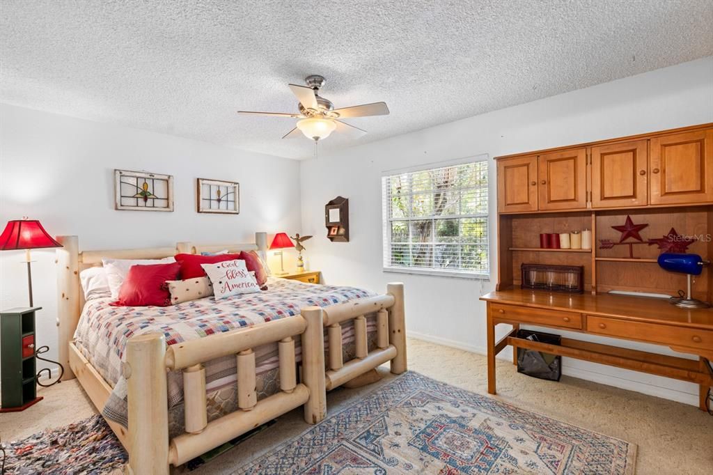 待售: $575,000 (4 贝兹, 2 浴室, 2060 平方英尺)