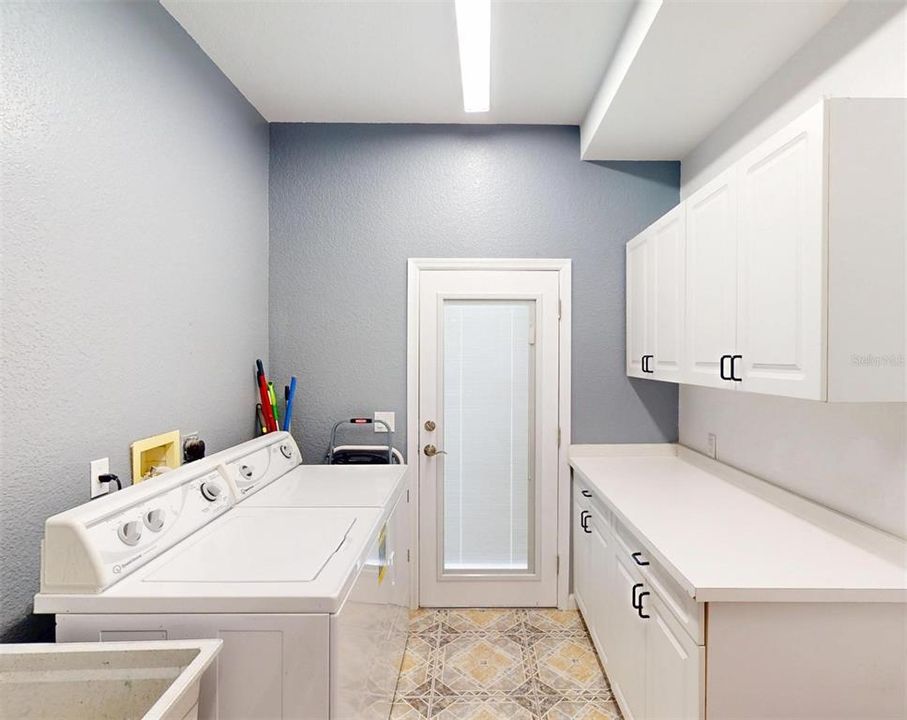 For Sale: $849,900 (3 beds, 3 baths, 3331 Square Feet)