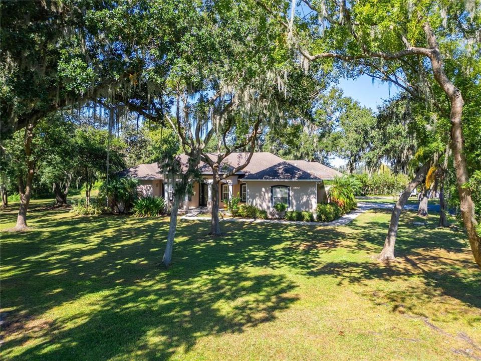 En Venta: $650,000 (4 camas, 2 baños, 2724 Pies cuadrados)