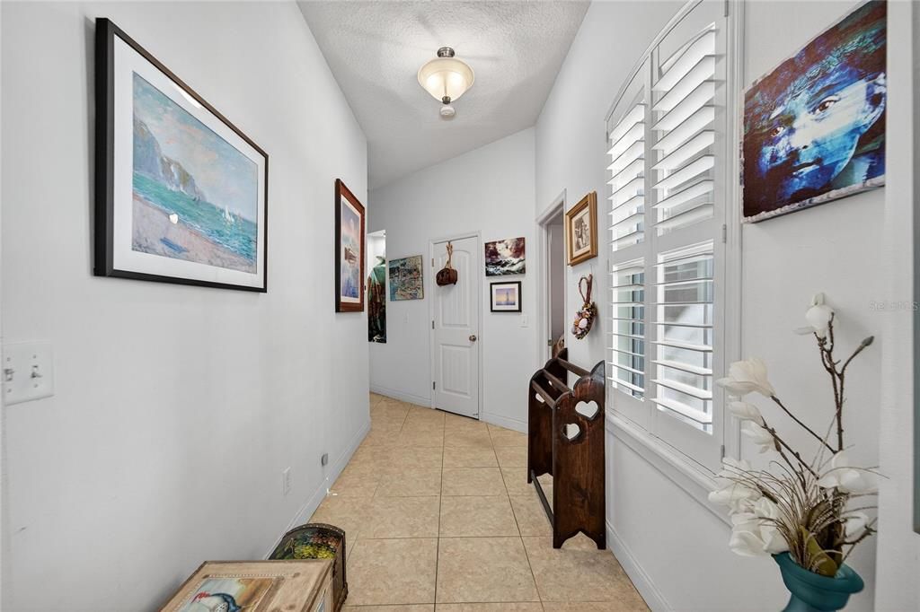 En Venta: $650,000 (4 camas, 2 baños, 2724 Pies cuadrados)