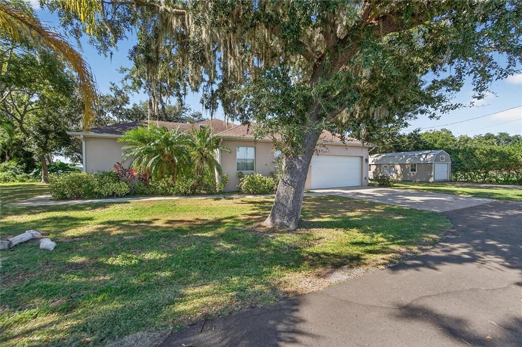 En Venta: $650,000 (4 camas, 2 baños, 2724 Pies cuadrados)