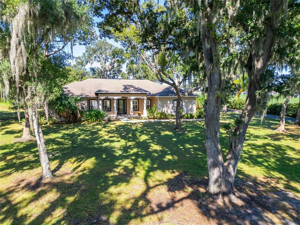 En Venta: $650,000 (4 camas, 2 baños, 2724 Pies cuadrados)