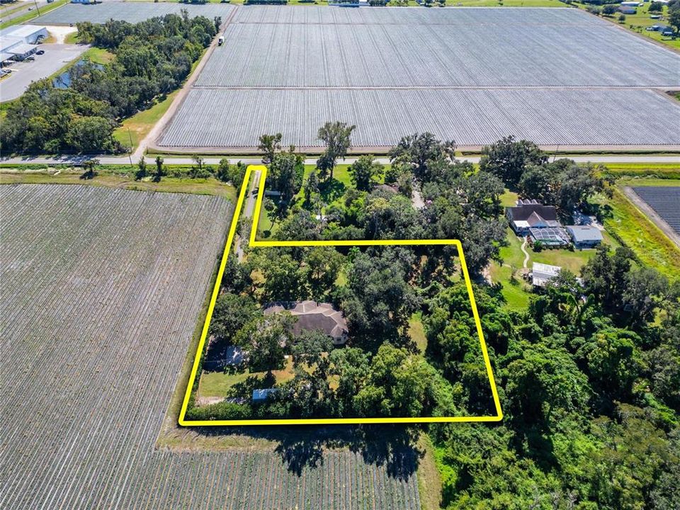 En Venta: $650,000 (4 camas, 2 baños, 2724 Pies cuadrados)