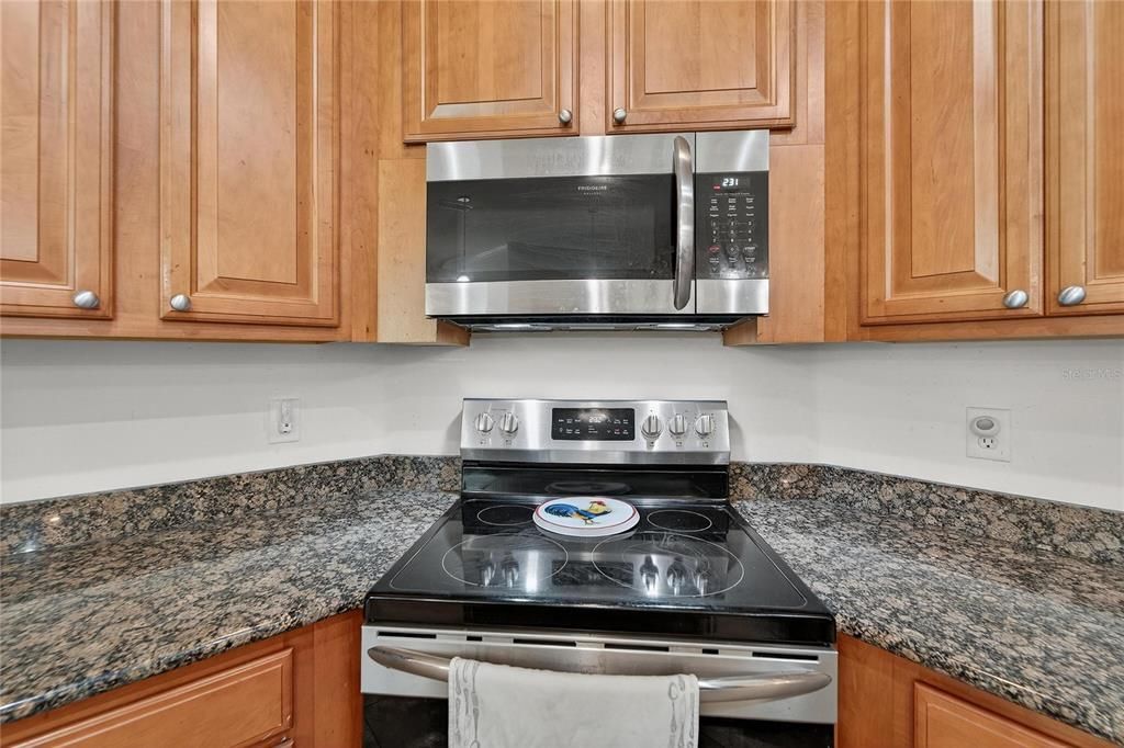 En Venta: $650,000 (4 camas, 2 baños, 2724 Pies cuadrados)