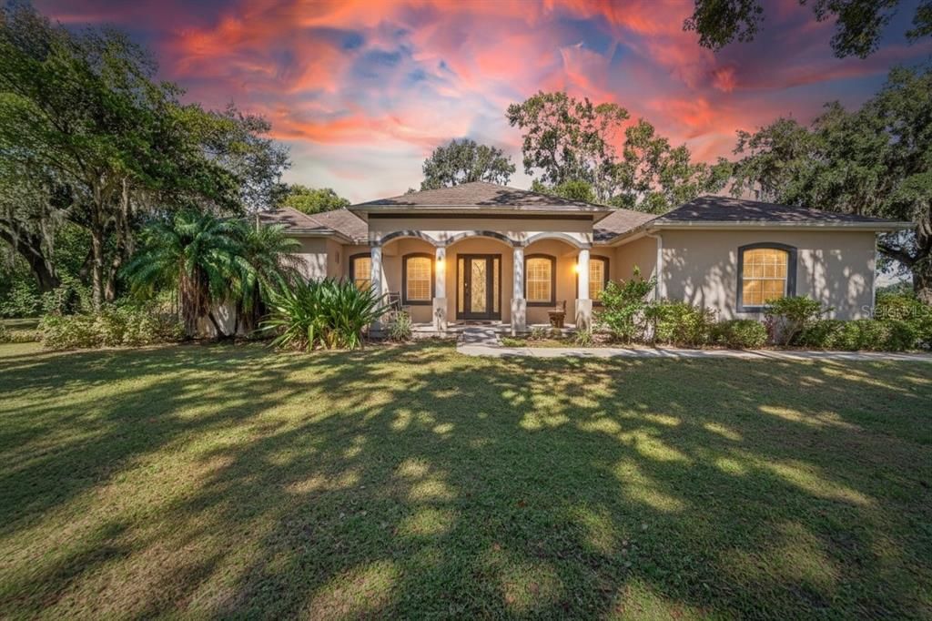 En Venta: $650,000 (4 camas, 2 baños, 2724 Pies cuadrados)