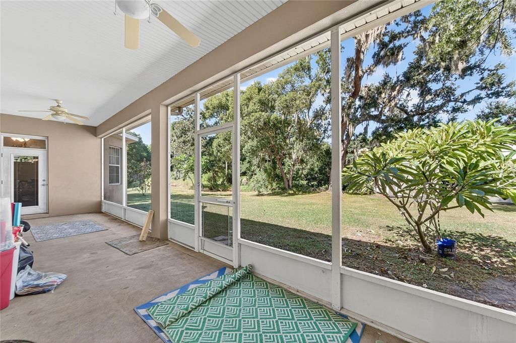 En Venta: $650,000 (4 camas, 2 baños, 2724 Pies cuadrados)