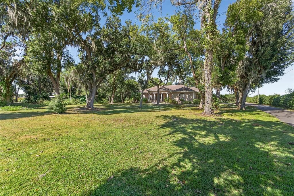 En Venta: $650,000 (4 camas, 2 baños, 2724 Pies cuadrados)