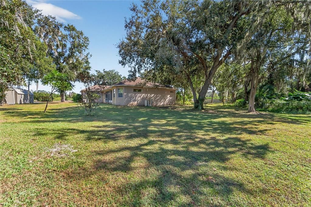 En Venta: $650,000 (4 camas, 2 baños, 2724 Pies cuadrados)