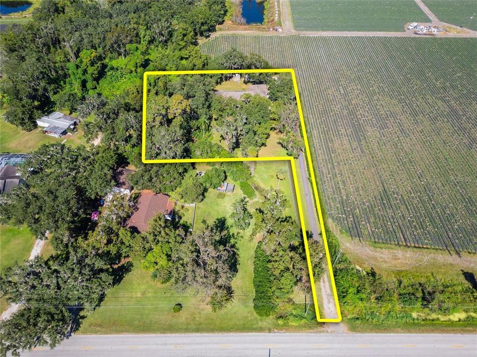 En Venta: $650,000 (4 camas, 2 baños, 2724 Pies cuadrados)