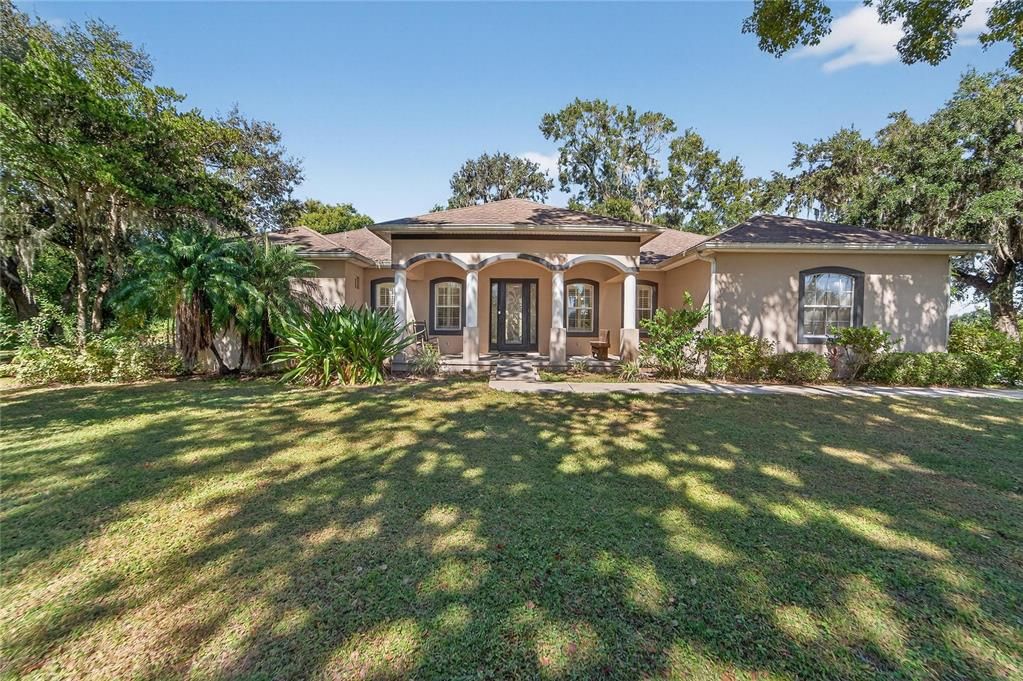 En Venta: $650,000 (4 camas, 2 baños, 2724 Pies cuadrados)