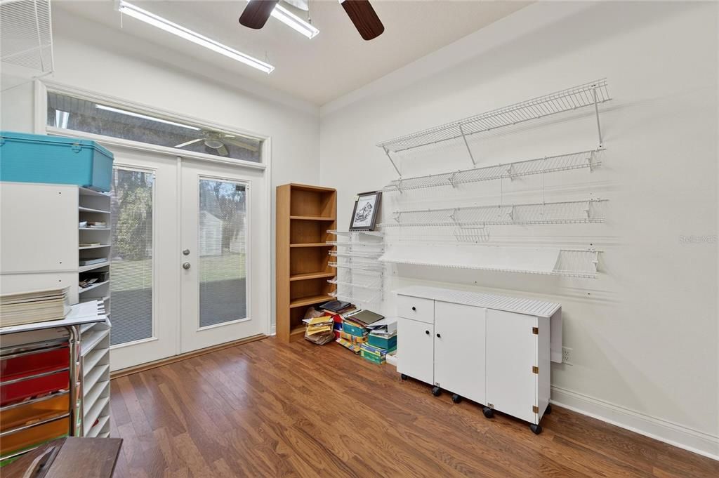 En Venta: $650,000 (4 camas, 2 baños, 2724 Pies cuadrados)