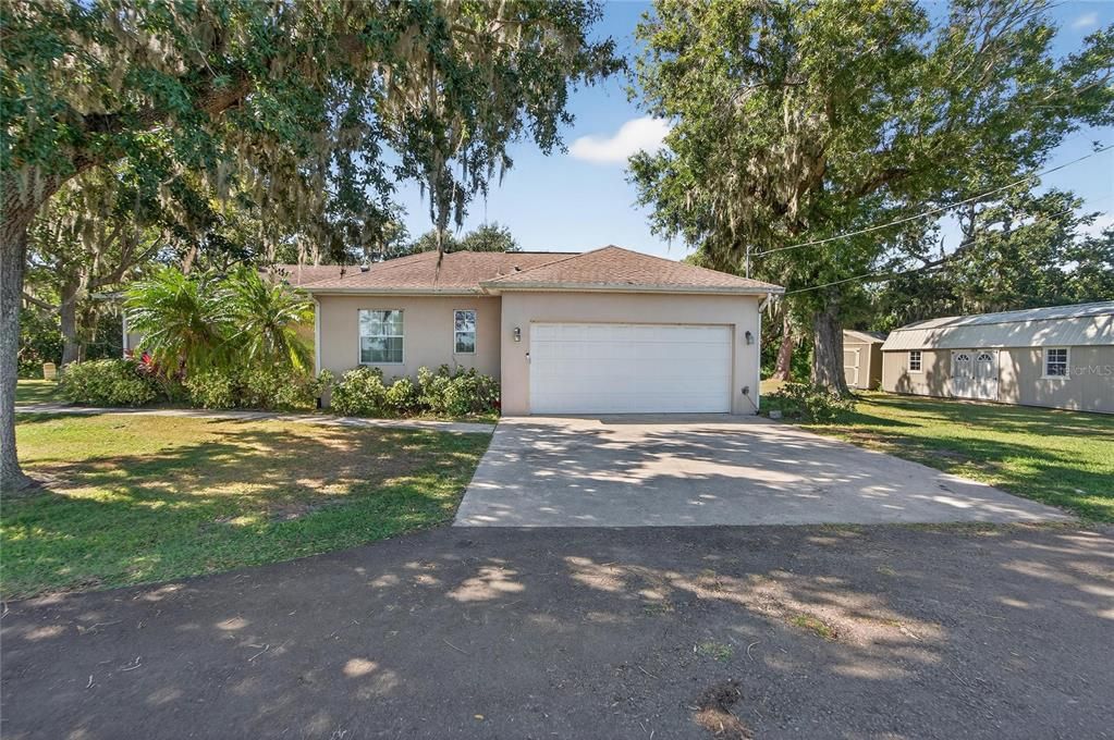 En Venta: $650,000 (4 camas, 2 baños, 2724 Pies cuadrados)