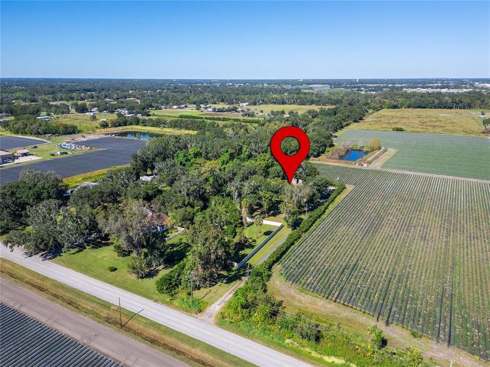 En Venta: $650,000 (4 camas, 2 baños, 2724 Pies cuadrados)