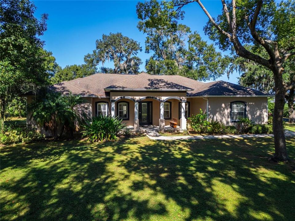 En Venta: $650,000 (4 camas, 2 baños, 2724 Pies cuadrados)