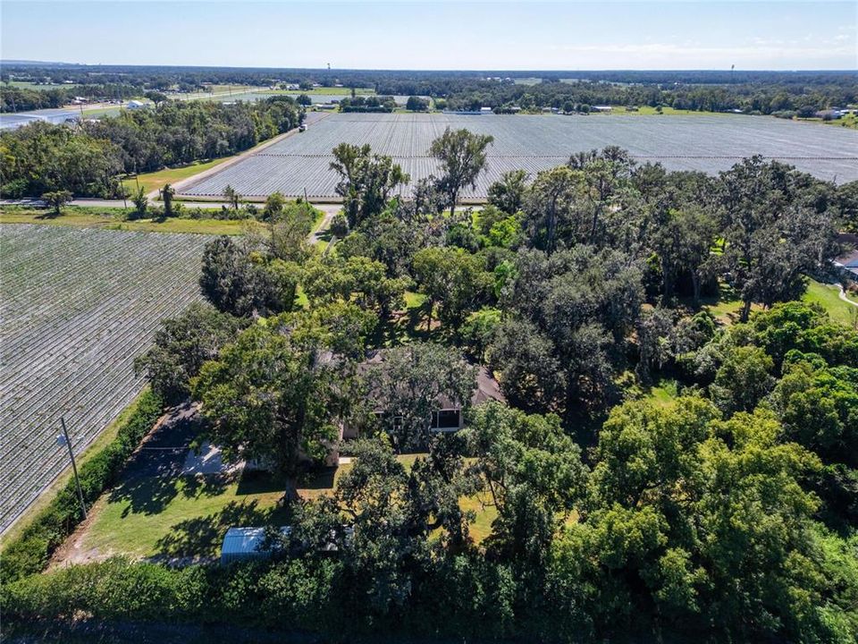 En Venta: $650,000 (4 camas, 2 baños, 2724 Pies cuadrados)