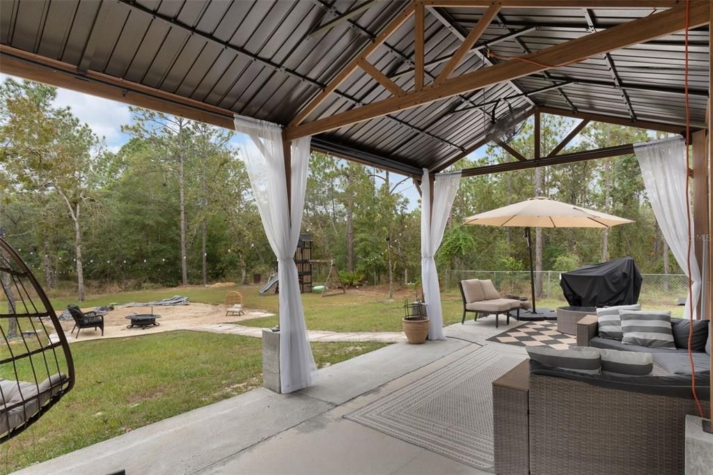 合同活跃: $344,900 (4 贝兹, 2 浴室, 1874 平方英尺)