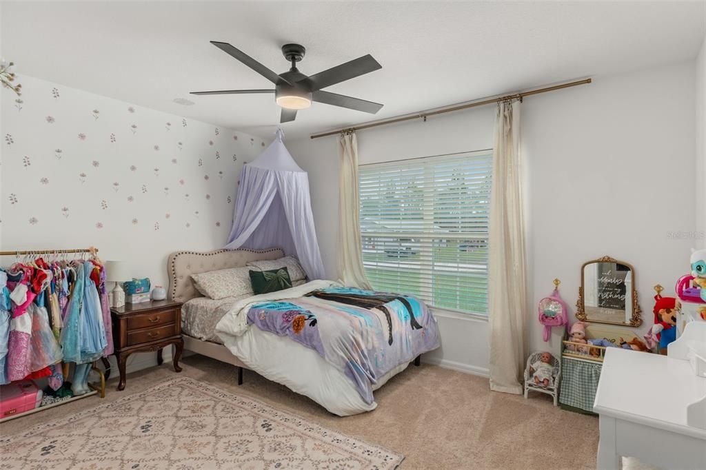 合同活跃: $344,900 (4 贝兹, 2 浴室, 1874 平方英尺)