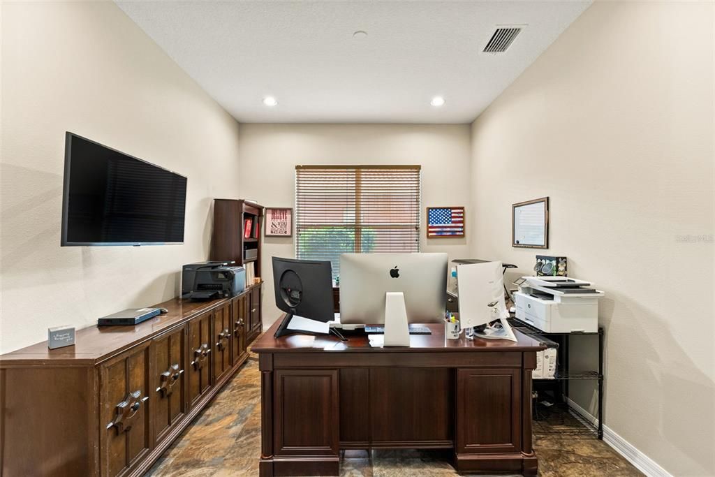 For Sale: $625,000 (5 beds, 4 baths, 3672 Square Feet)