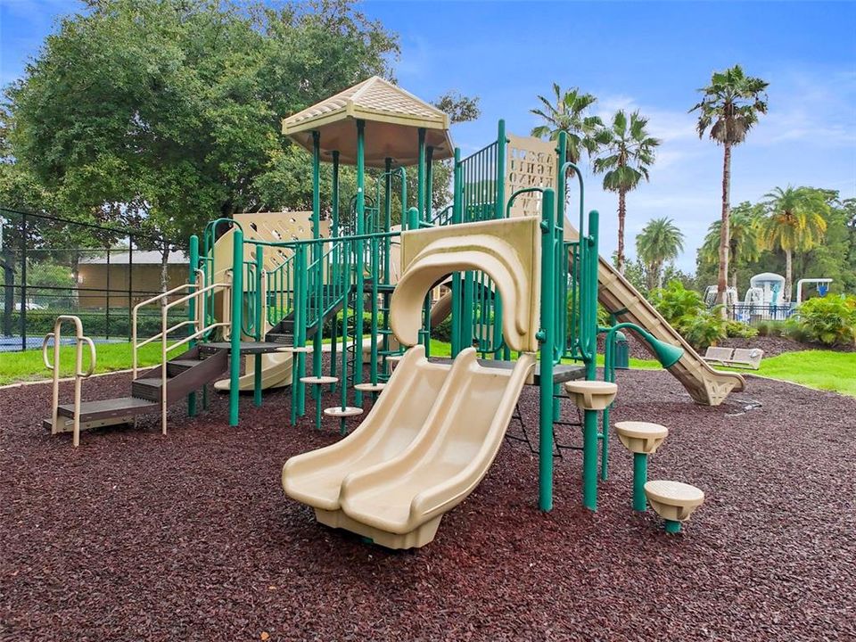 For Sale: $625,000 (5 beds, 4 baths, 3672 Square Feet)