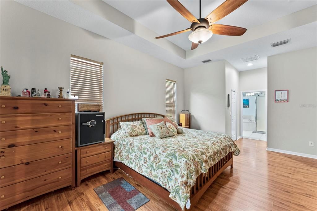 For Sale: $625,000 (5 beds, 4 baths, 3672 Square Feet)