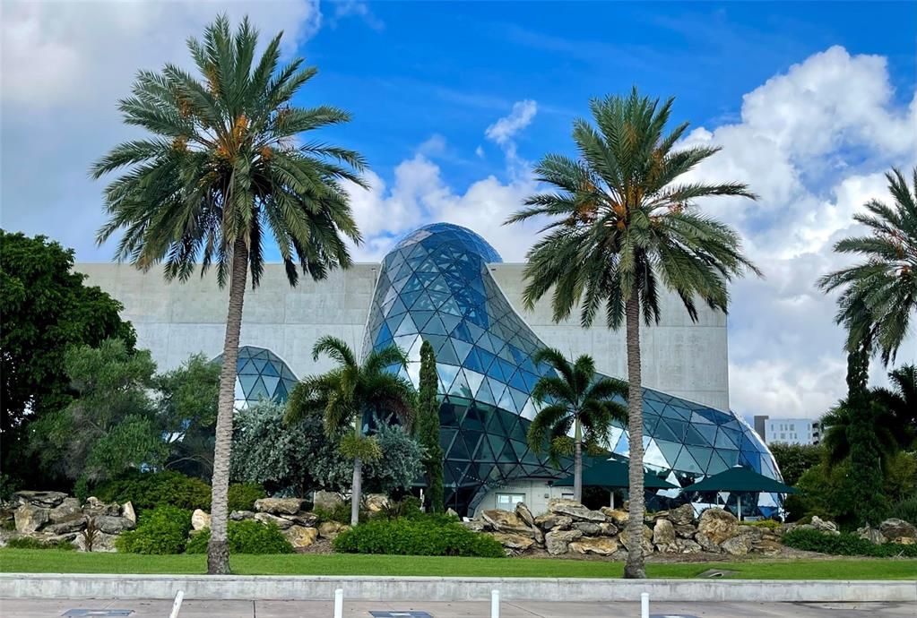 For Sale: $999,999 (3 beds, 3 baths, 1650 Square Feet)